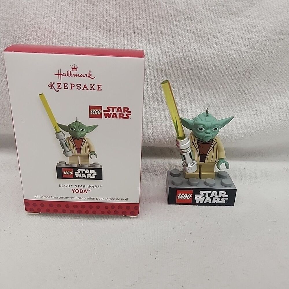 Ornament Hallmark Keepsake Lego Star Wars Yoda 2013 Bricks Light Saber QXI2245